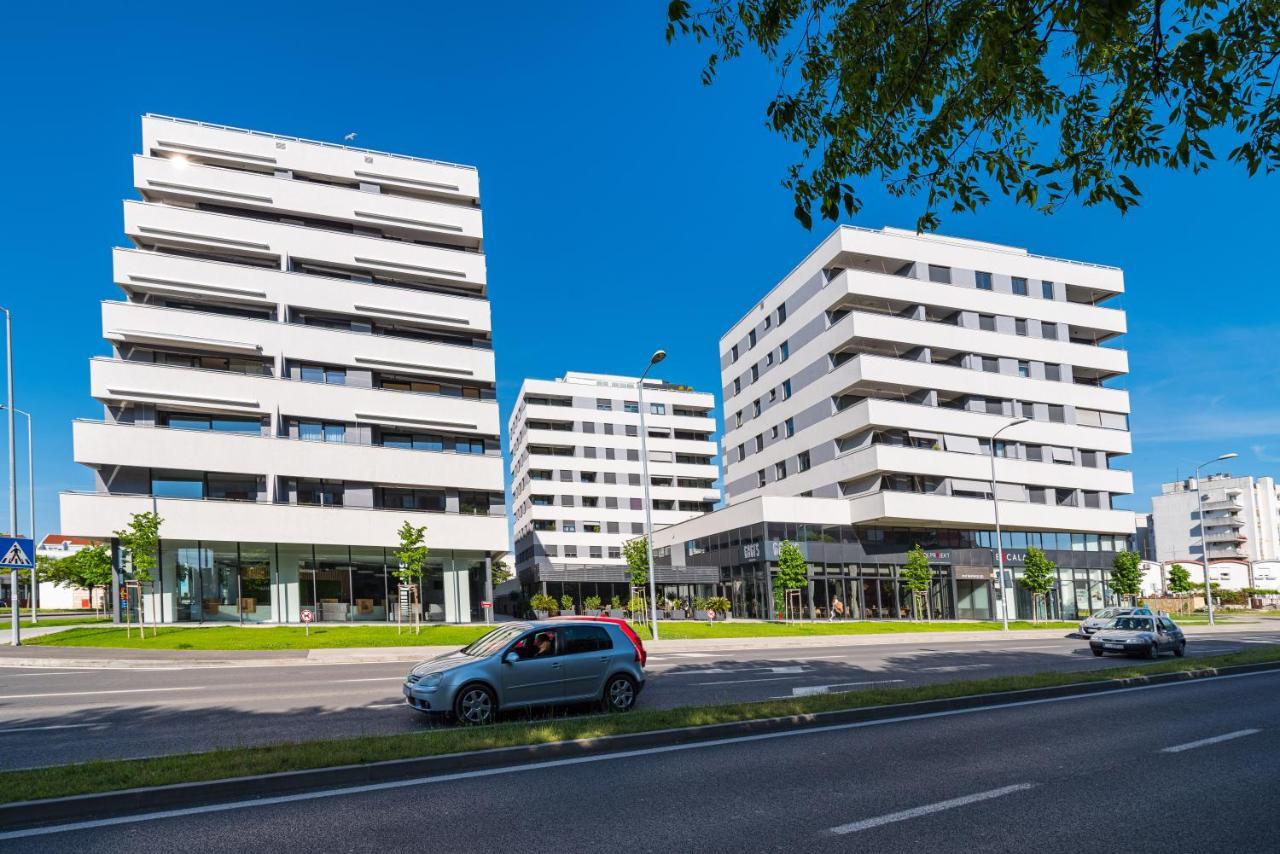 D-Apartment - With Garage And Balcony Задар Екстериор снимка