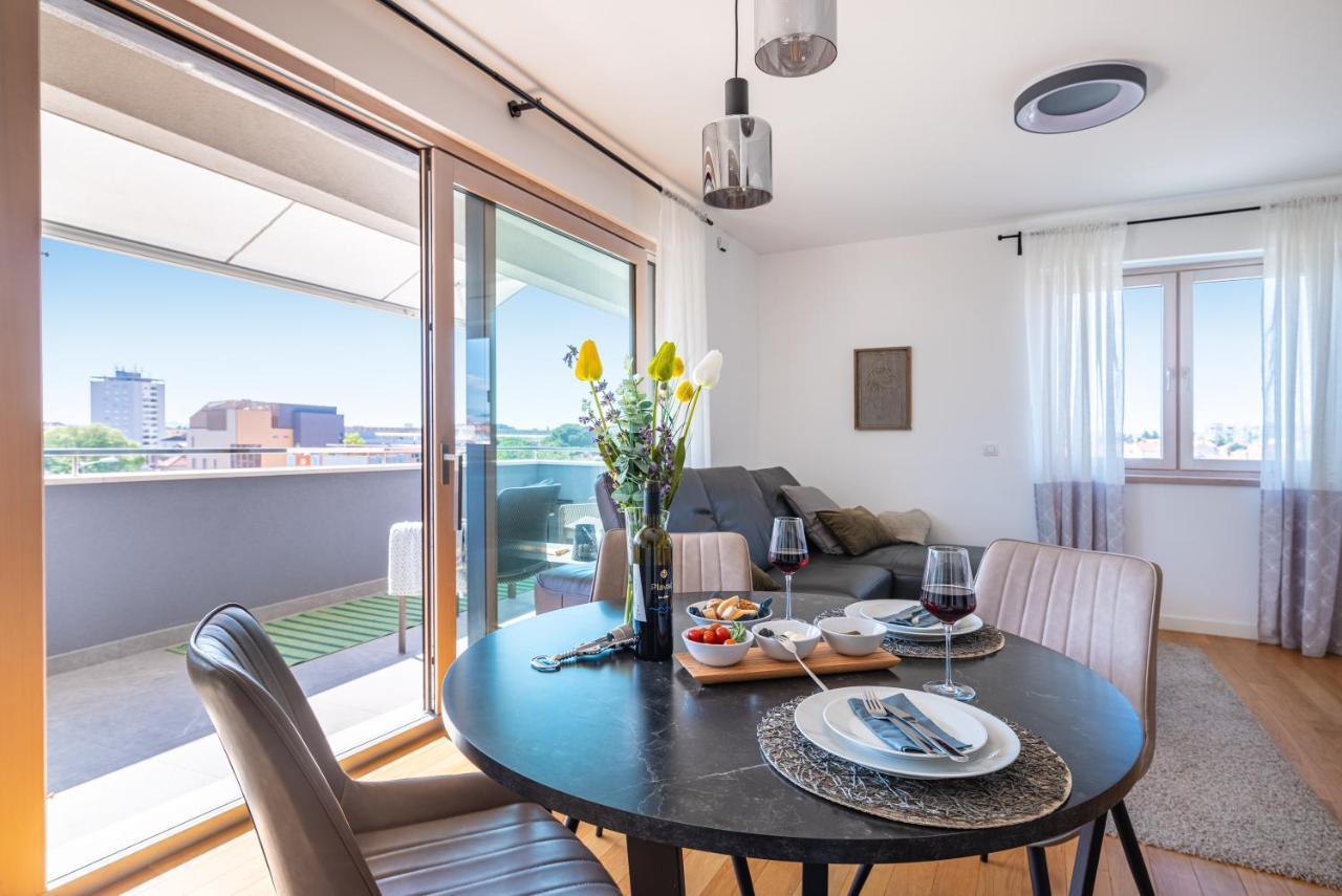 D-Apartment - With Garage And Balcony Задар Екстериор снимка