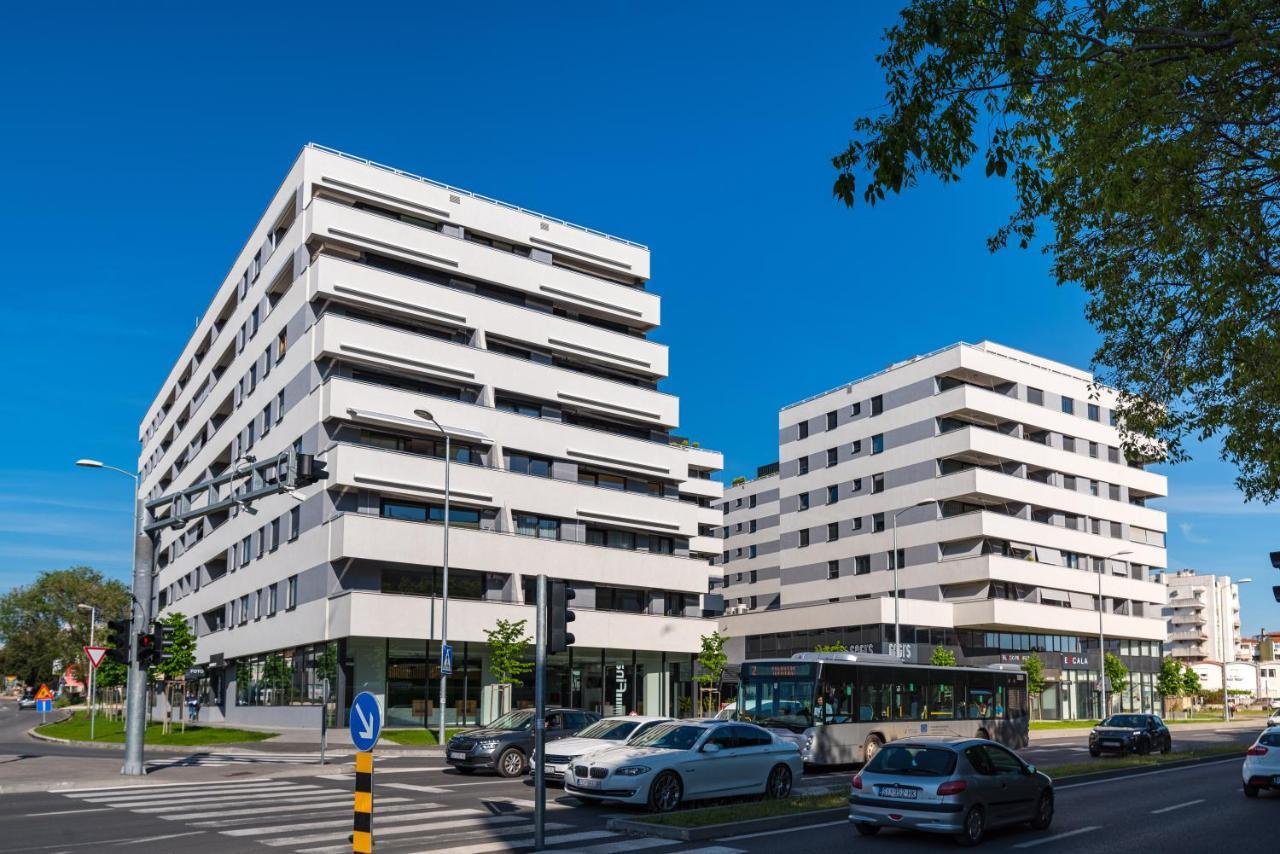 D-Apartment - With Garage And Balcony Задар Екстериор снимка
