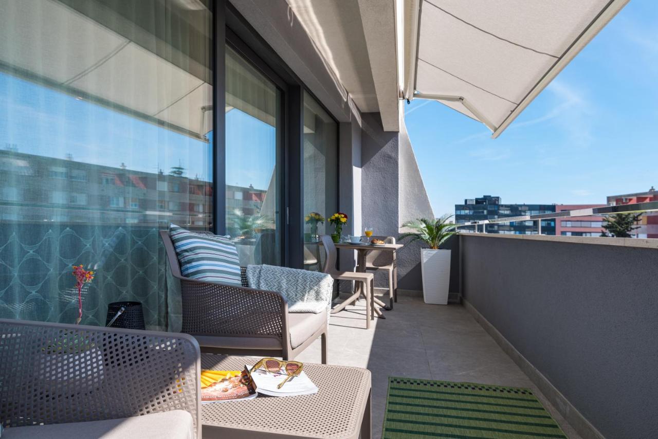 D-Apartment - With Garage And Balcony Задар Екстериор снимка
