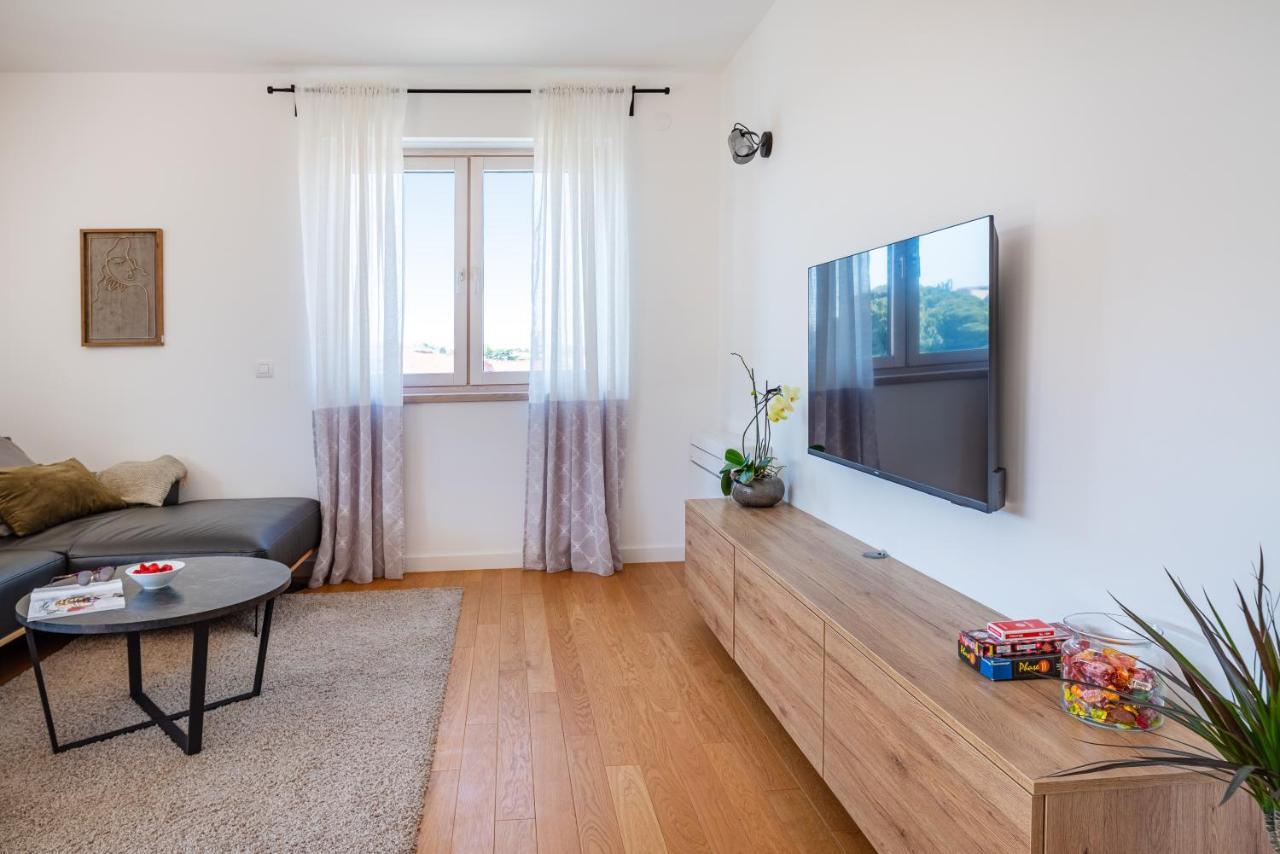 D-Apartment - With Garage And Balcony Задар Екстериор снимка