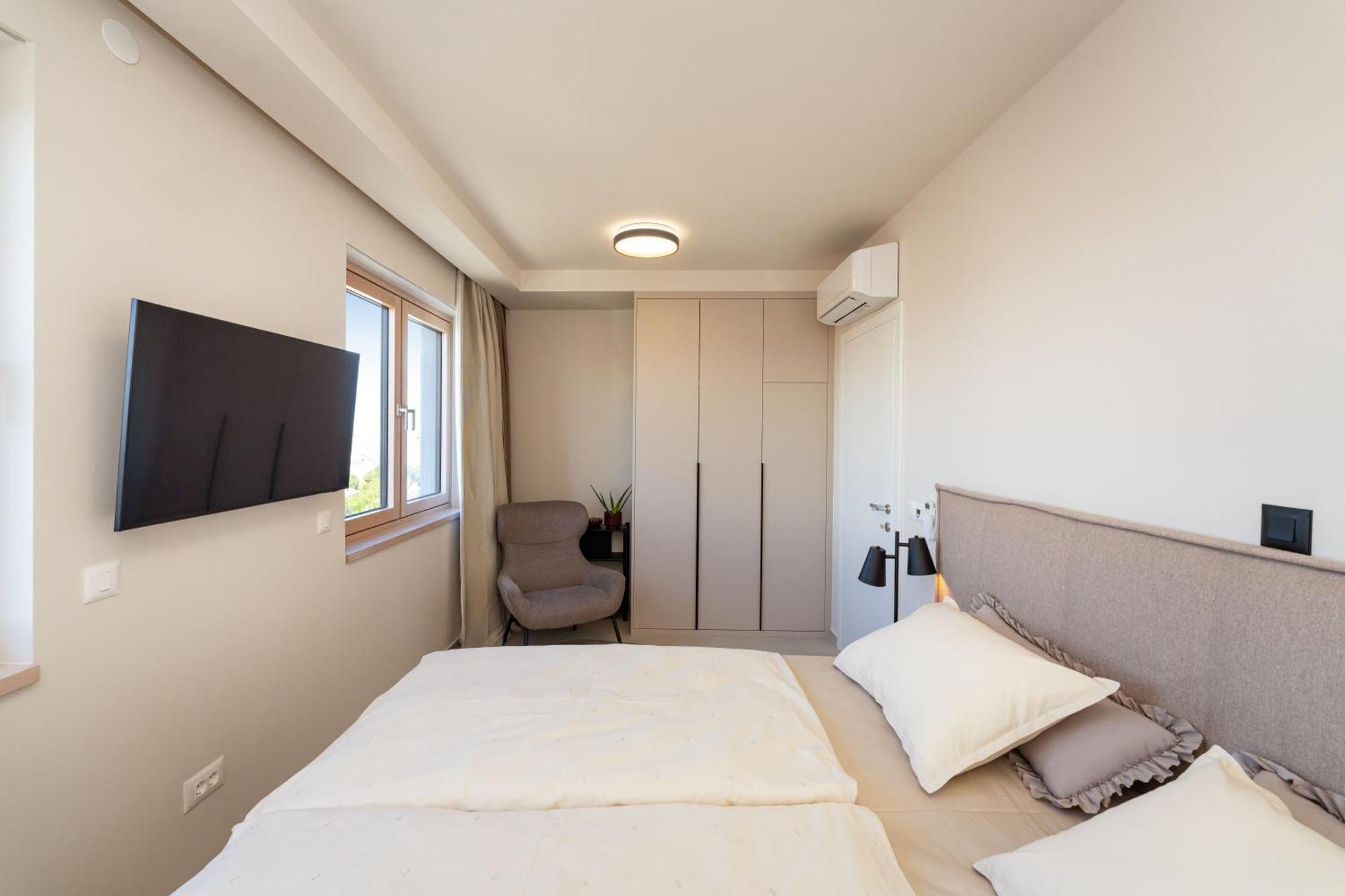 D-Apartment - With Garage And Balcony Задар Екстериор снимка