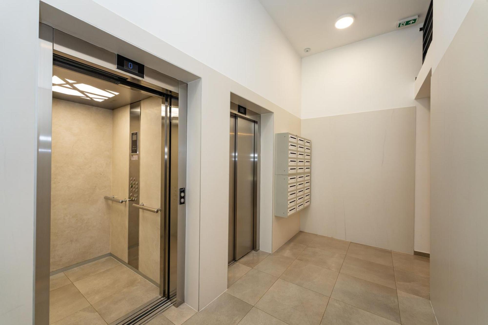 D-Apartment - With Garage And Balcony Задар Екстериор снимка