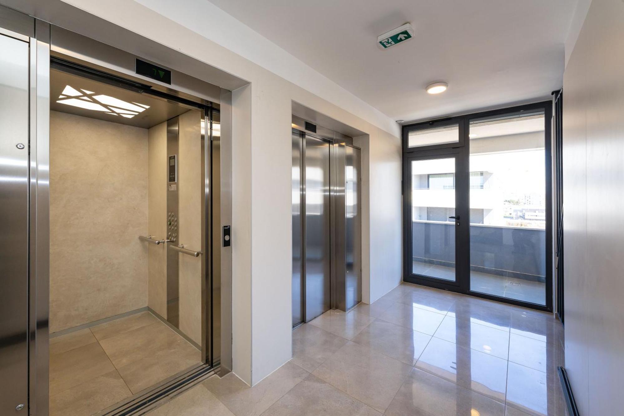 D-Apartment - With Garage And Balcony Задар Екстериор снимка