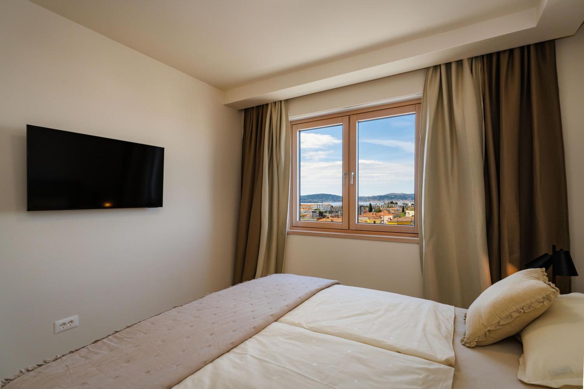 D-Apartment - With Garage And Balcony Задар Екстериор снимка