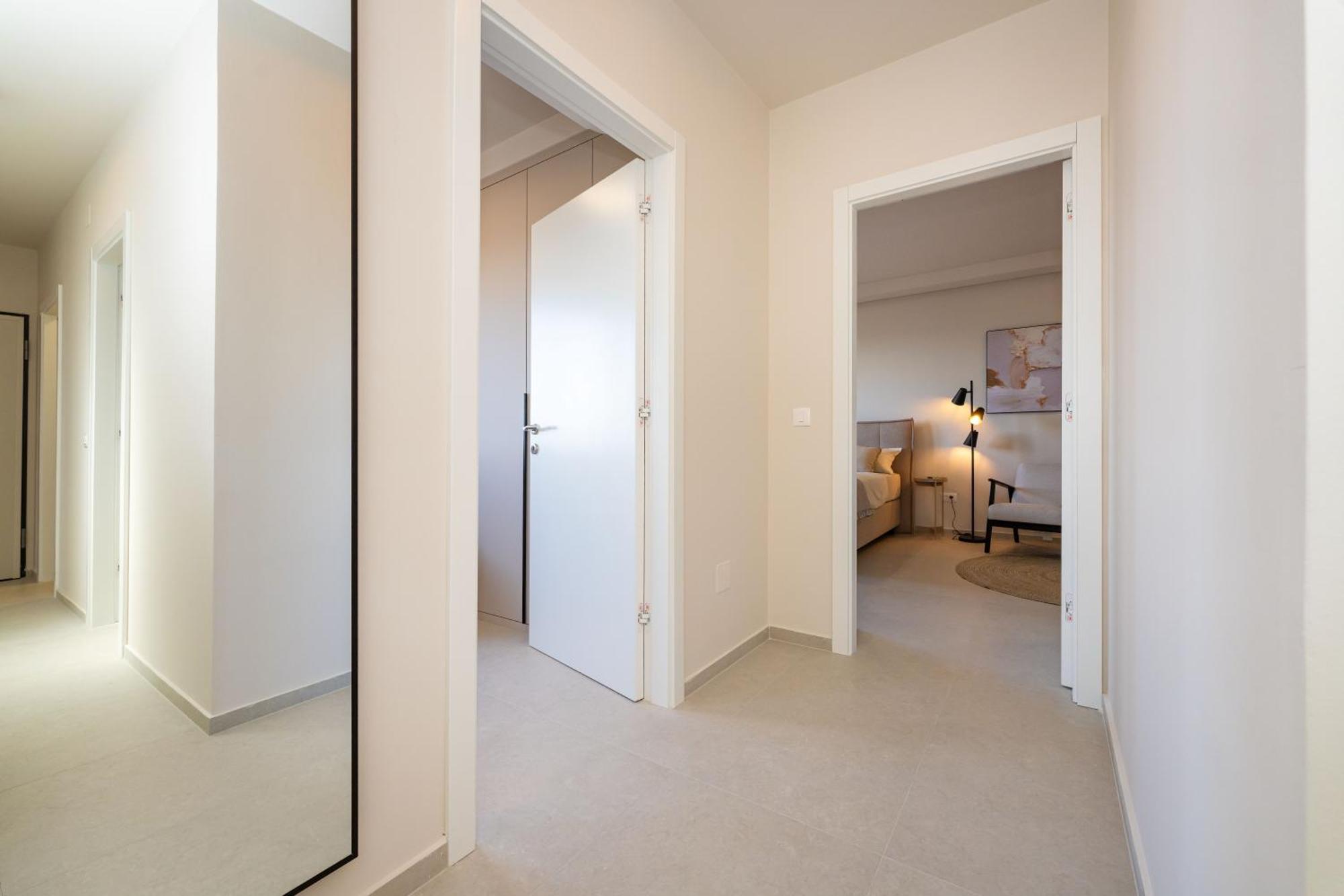 D-Apartment - With Garage And Balcony Задар Екстериор снимка
