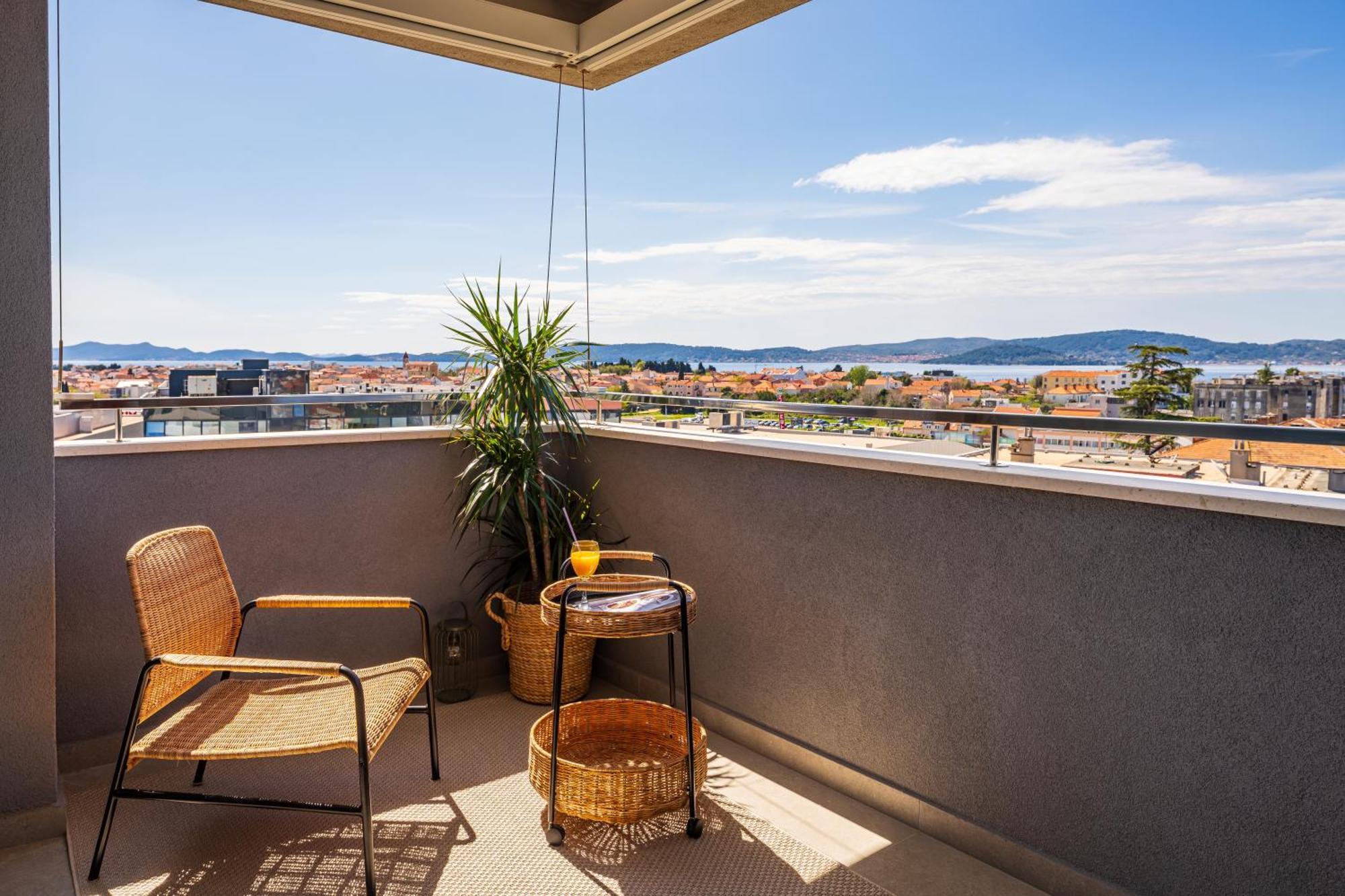D-Apartment - With Garage And Balcony Задар Екстериор снимка