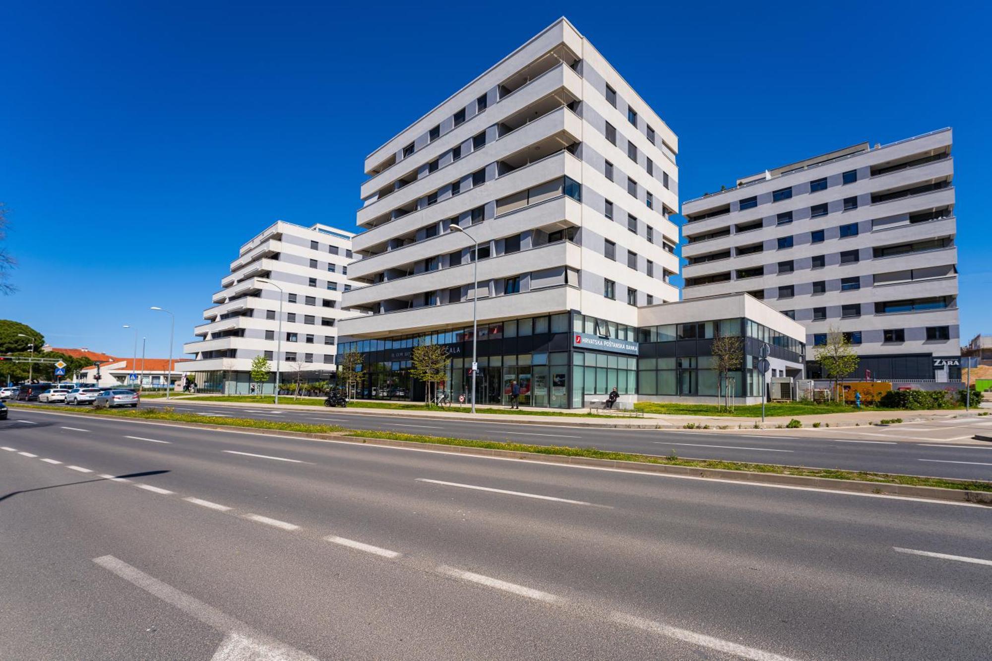 D-Apartment - With Garage And Balcony Задар Екстериор снимка