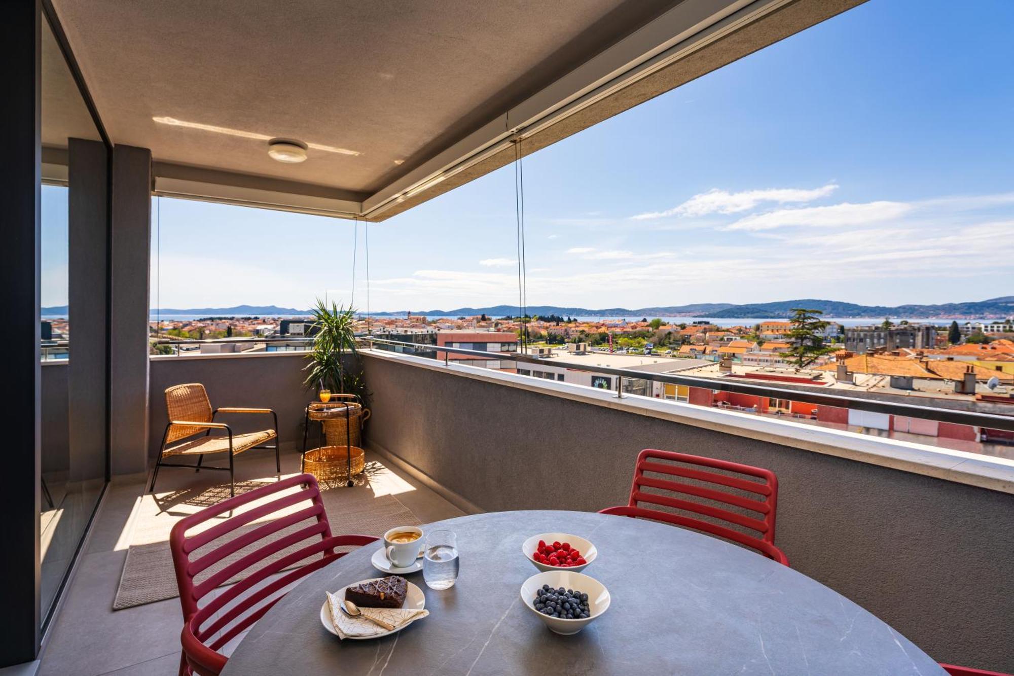D-Apartment - With Garage And Balcony Задар Екстериор снимка