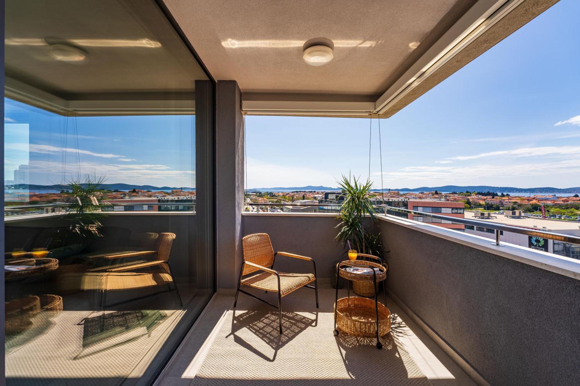 D-Apartment - With Garage And Balcony Задар Екстериор снимка